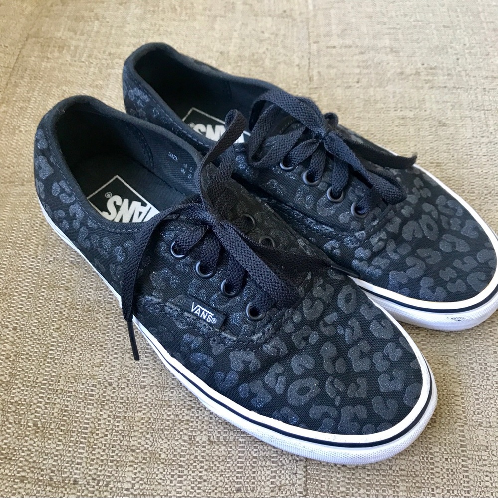Vans women 7 black animal print